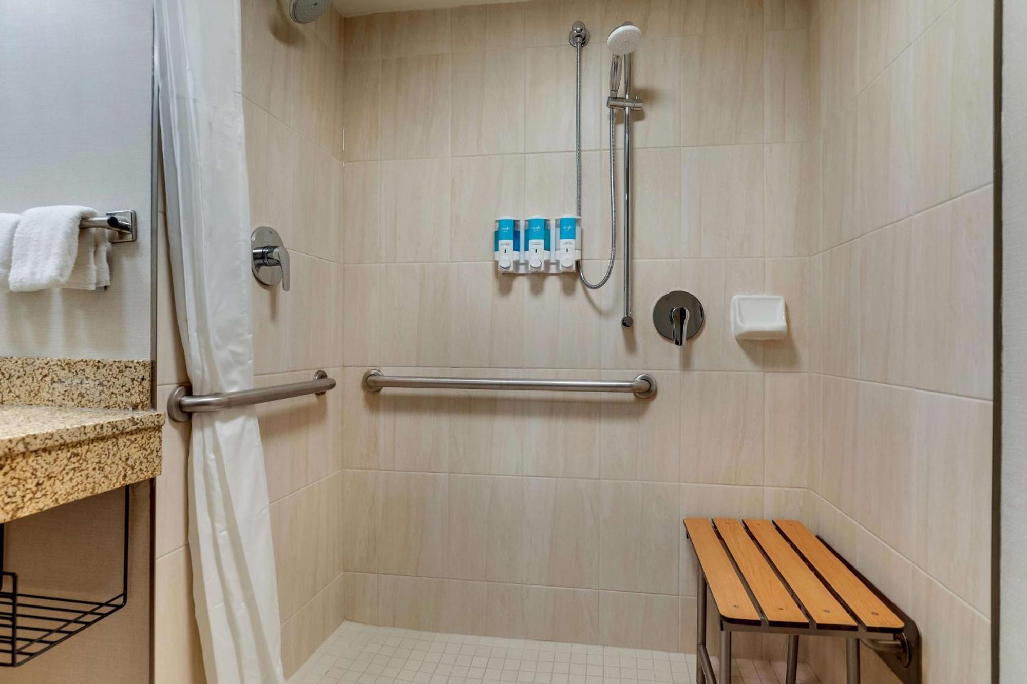 Drury Inn & Suites St. Louis St. Peters Saint Peters Εξωτερικό φωτογραφία