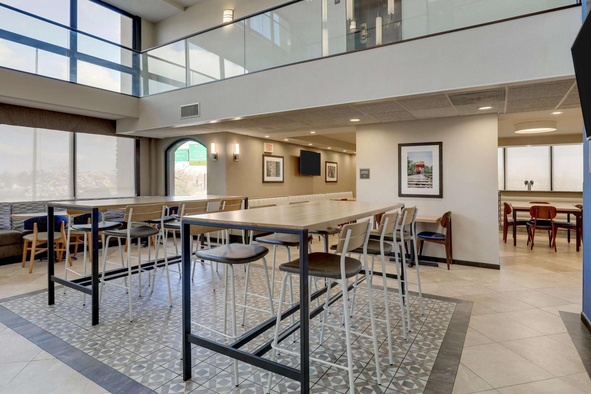Drury Inn & Suites St. Louis St. Peters Saint Peters Εξωτερικό φωτογραφία